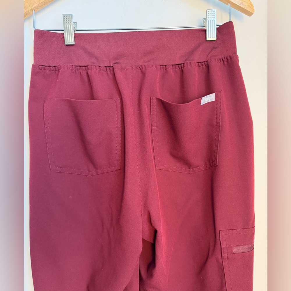 FIGS Burgundy Scrub Set Small Top & Jogger Pants Technical Collection Nurse - Picture 13 of 16